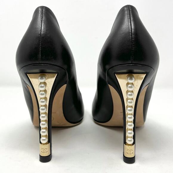 Chanel Black Leather Cap Toe Pearl Heel Pumps – Size 39 - Picture 5 of 10